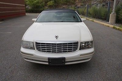 Cadillac : DeVille 1998 cadillac d elegance wihte 60 k loded warranty