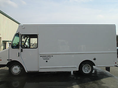 Other Makes : W42 WHITE WORK HORSE W42 FEDEX DELIVERY TRUCK  PANNEL TRUCK