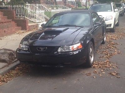 Ford : Mustang GT Coupe Convertible Mustang Convertible GT Black Perfect Like New Condition Low Miles
