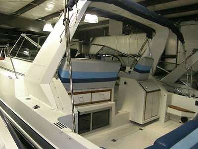 Carver Yachts 32' Montego Double Cabin Cruiser Boat w/ Twin Engines & Generator