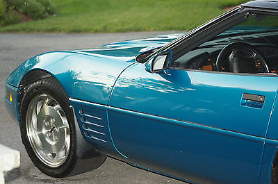 Chevrolet : Corvette COUP TWO DOOR Like new 1993 Anniversary corvette. 23. K Miles, special order paint & interior.