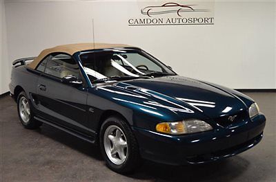 Ford : Mustang GT Convertible 5.0 l v 8 5 spd manual leather pwr driver seat a c cruise mini disc trades