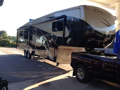 2013,39FT CEDAR CREEK TOURING EDITION,5TH WHEEL,FULL BODY PAINT, LIKE NEW!!!!!!!