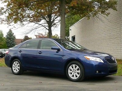 Toyota : Camry XLE XLE V6 Auto Nav Lthr Htd Seats Smart Key Moonroof Bluetooth Must See and Drive