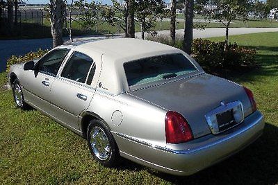Lincoln : Town Car FLORIDA SIGNATURE/PRESIDENTIAL-LIKE 02 03 04 05  CERTIFIED NO ACCIDENTS~HEATED SEATS~CHROME WHEELS-CARRIAGE ROOF~MUST SEE!!