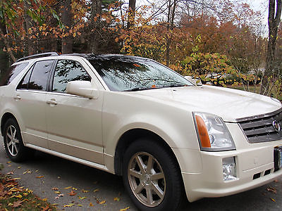 Cadillac : SRX AWD 2005 cadillac srx cream colored with leather interior 118 000 k new tires