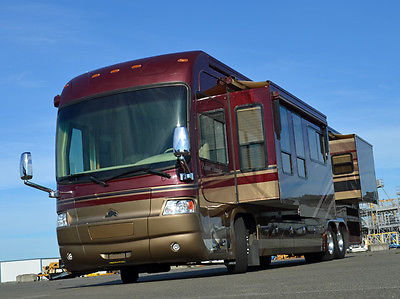 ONLY 17,000 MILES!!! LIKE NEW 40' LUXURY COACH LOADED WITH HIGH END OPTIONS!!!!