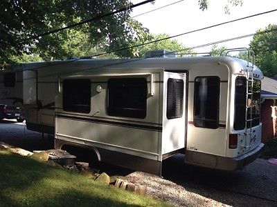 1999 Newmar Country Star fifth wheel EUC Very clean