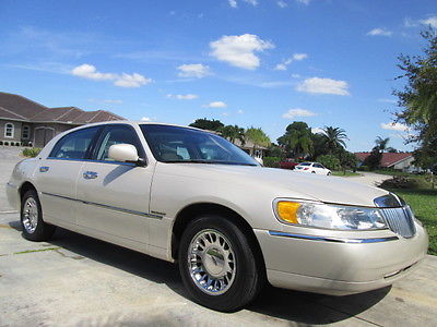Lincoln : Town Car Cartier Low Mile Florida Owned 2002 Cartier! Sunroof Leather Heated Seats! Nicest One!