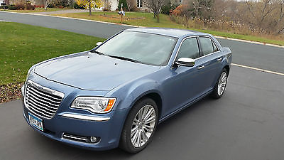 Chrysler : 300 Series Limited 4 door 3.6 l private party low miles loaded warranty remaining