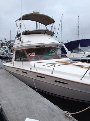 1978 Sea Ray 32' Boat in Good Condition