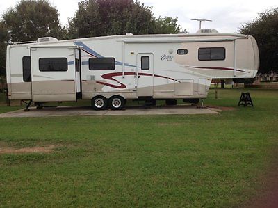 2006 Forest River Cardinal 5th Wheel