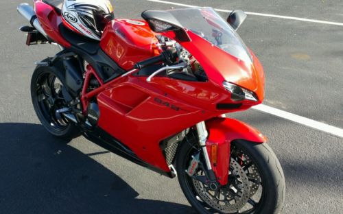 Ducati : Superbike **RARE** 2013 Ducati 848 EVO. 1 of few made in factory red for 2013