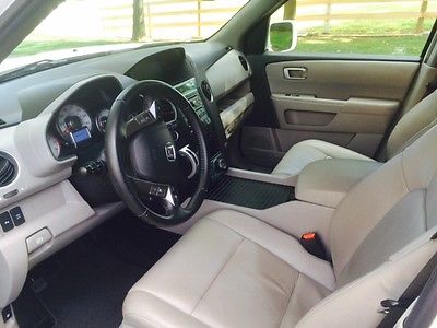 Honda : Pilot Touring Sport Utility 4-Door Touring model, DVD, Nav, Leather, back up camera, gray leather, white pearl ext.