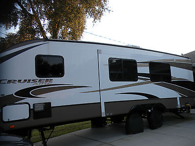 Towable RVs & Campers : Travel Trailers