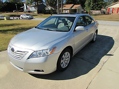 Toyota : Camry XLE Sedan 4-Door Low miles, great condition, 4 Cylinder, great gas mileage,sunroof