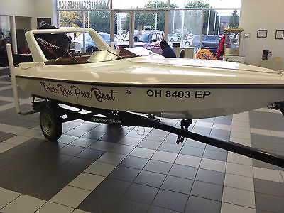 2009 CHECKMATE ST MARTIN FANTASY F-13 50 HP MERCURY OUTBOARD MOTOR AND TRAILER