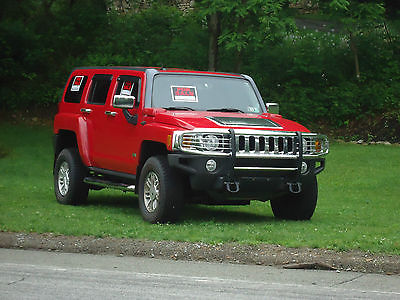 Hummer : H3 4WD LUXURY RED with EBONY INTERIOR MOON ROOF -LOW MILES 71,243!  EXCELLENT CONDITION