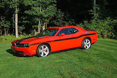 Dodge : Challenger SRT8 Coupe 2-Door 2009 srt 8 6 speed 550 hp
