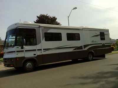 2000 Winnebago Adventurer 35U