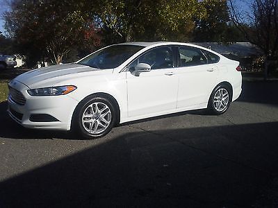 Ford : Fusion SE FUSION 2.5L HEATED MIRRORS SUNROOF REAR VISION CAMERA NAVIGATION POWER WINDOWS