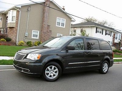 Chrysler : Town & Country Touring 3.6 l v 6 touring loaded dvd extra clean just 51 k miles runs great save