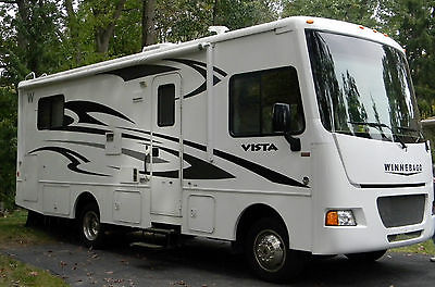 2013 Class A Winnebago Vista 26HE Motorhome, 1 slide, Ford V-10 gas, 6427 miles