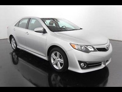 Toyota : Camry SE Sedan 4-Door 2013 toyota camry se 1 original owner low miles shipping included