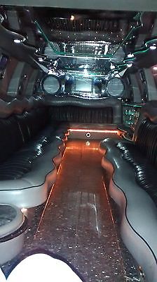 Ford : Excursion 4 doors Great condition white 220 Excursion Limousine very low miles