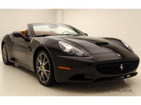 Ferrari : California Base Convertible 2-Door 144 month financing available one owner clean carfax florida car