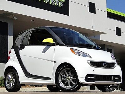 Smart : Other BoConcept 2014 smart fortwo boconcept white tobacco brown air conditioning central lock
