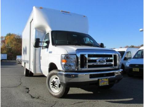 2015 Ford Dry Freight Box Truck E450