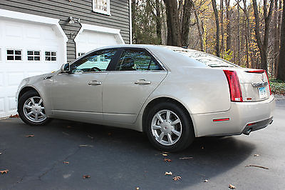 Cadillac : CTS upscale Low miles (43300) immaculate ,service records availabe, clean title