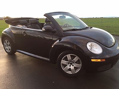 Volkswagen : Beetle-New Convertible Nice triple black beetle convertible.