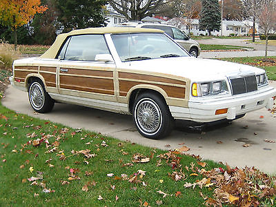 Chrysler : LeBaron Town and Country 1986 chrysler lebaron mark cross convertible 2 door 2.2 l