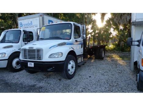 2006 FREIGHTLINER M2 BUSINESS CLASS 2239 FLATBED