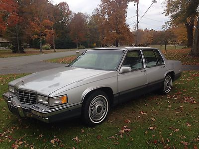 Cadillac : DeVille Touring Sedan 4-Door Leather loaded low miles no rust