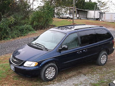 Chrysler : Town & Country LX 2002 chrysler town country dark blue new tires