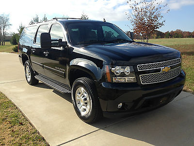 Chevrolet : Suburban LT 2013 chevrolet suburban 2500 4 x 4 very rare