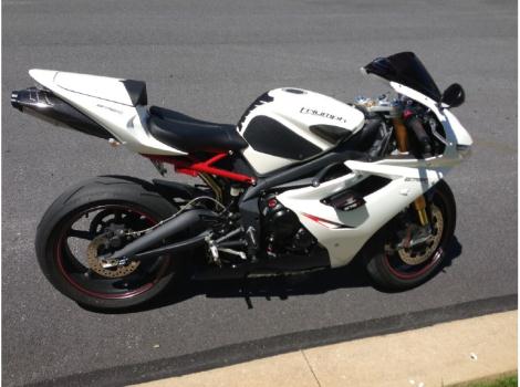 2012 Triumph Daytona 675R - CRYSTAL WHITE