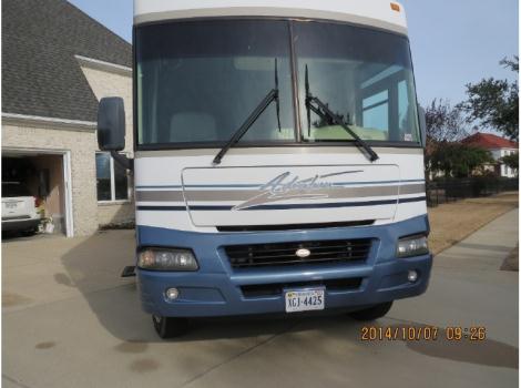 2003 Winnebago Adventurer 33V