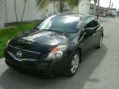 Nissan : Altima 2.5 S Nissan Altima - 2.5 S -  Low Miles - 4 dr Sedan  Gas Saver - Clean In & Out