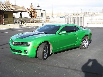 Chevrolet : Camaro 1 LT 2010 chevy chevrolet camaro 1 lt synergy green limited edition color low miles