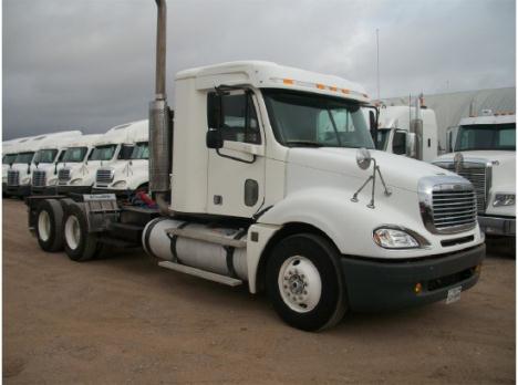 2004 FREIGHTLINER CL12064ST-COLUMBIA 120
