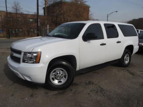 Chevrolet : Suburban 4WD 4dr 2500 White 2500 LS 4X4 Tow Pkg 9 Pass Rear Air 117k Hwy Miles Boards Ex Govt Nice
