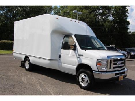 2015 Ford Dry Freight Box Truck E350