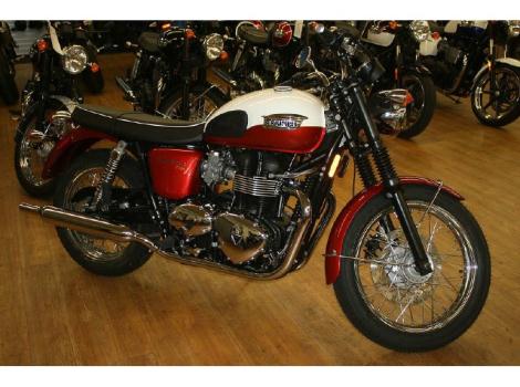 2013 Triumph Bonneville T100 - Cranberry Red / New England White