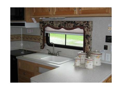 2004 Northwood 2004 32' Artic Fox Model 30U