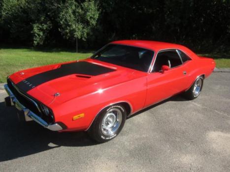 Dodge : Challenger 440 cu in 375 h p slap stick red