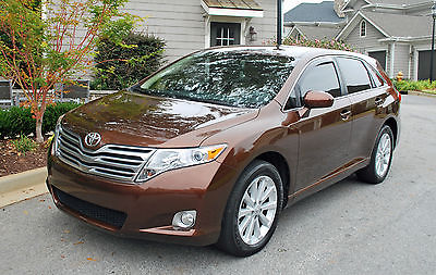 Toyota : Venza Base 4 cylinder 2.7 litre sedan with low milage and extended warranty